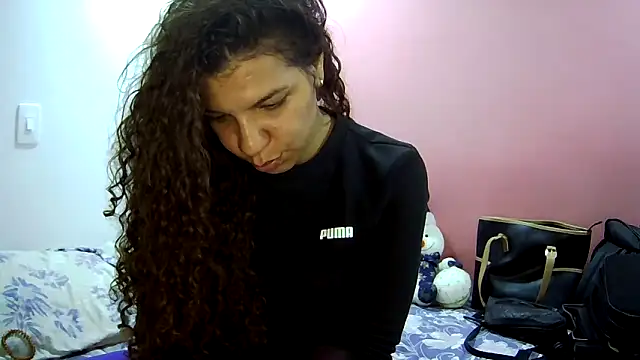 Snapshot of gatubelahot chatting on December 23, 2025, 4:43 am gatubelahot online show from December 23, 2025, 4:43 am