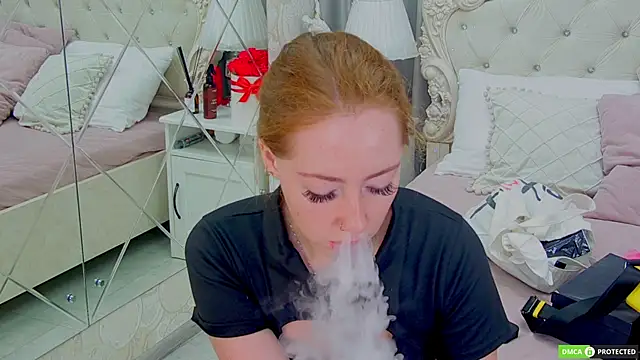 TinaBrook online show from October 9, 2025, 3:48 am