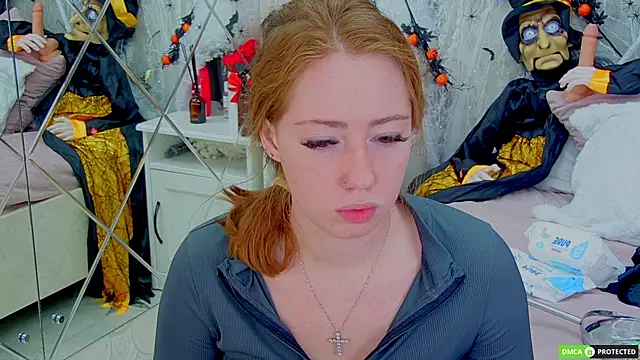 TinaBrook online show from October 17, 2025, 4:04 am