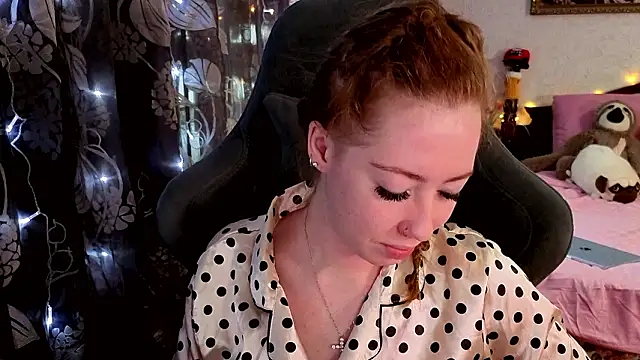 TinaBrook online show from February 17, 2026, 4:31 am