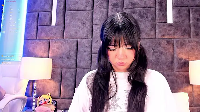 Snapshot of Petit-Rosse chatting on December 5, 2024, 8:00 pm Petit-Rosse online show from December 5, 2024, 8:00 pm