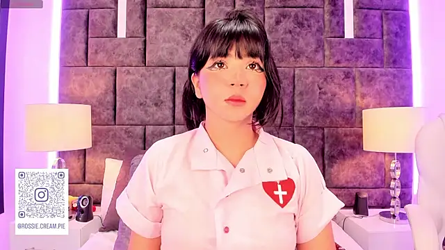 Snapshot of Petit-Rosse chatting on February 23, 2025, 2:51 am Petit-Rosse online show from February 23, 2025, 2:51 am