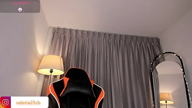 valeriia25  online show from December 10, 2024, 11:19 pm