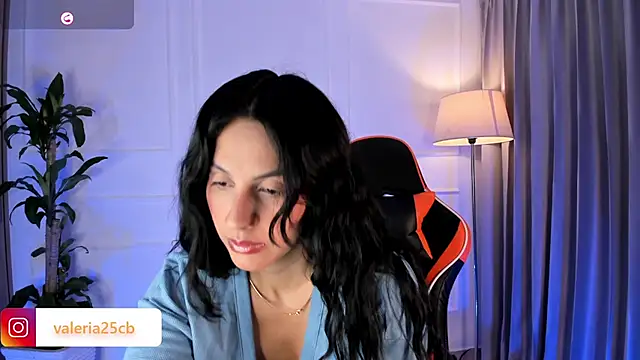 valeriia25  online show from January 17, 2025, 10:45 pm