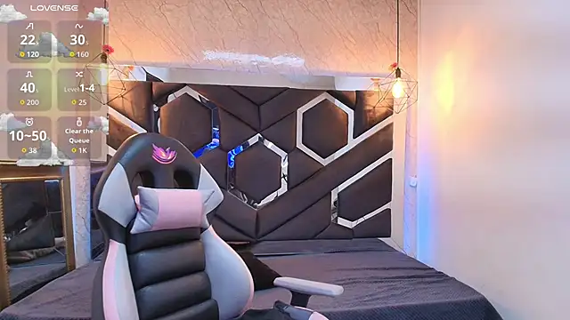 lilith nv online show from October 18, 2025, 11:44 am