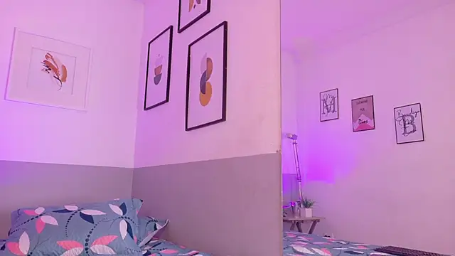 kinkylittlegirll online show from April 4, 2026, 2:54 am