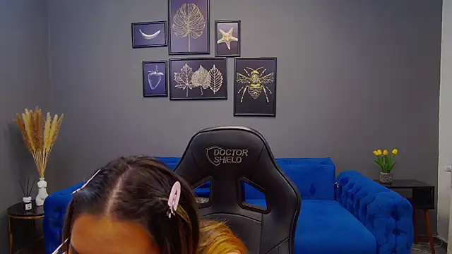 Katewalker  online show from January 17, 2025, 9:06 pm