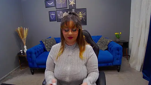 Katewalker  online show from January 20, 2025, 6:10 pm