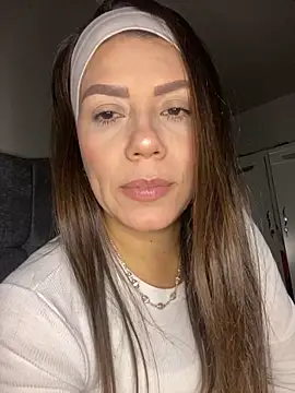 martina contreras online show from February 10, 2026, 4:05 am