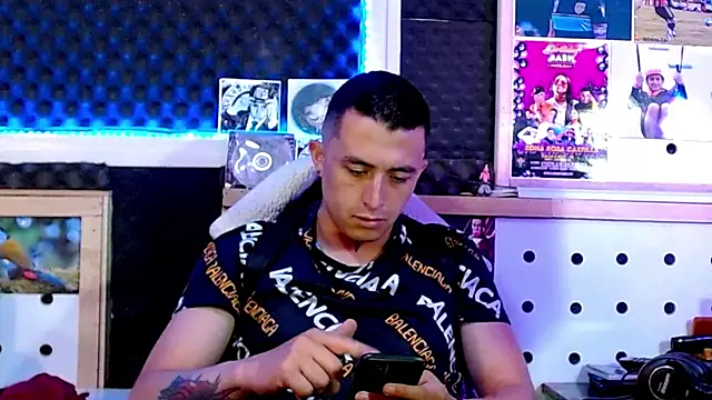 Darko0717 online show from March 7, 2025, 4:33 pm