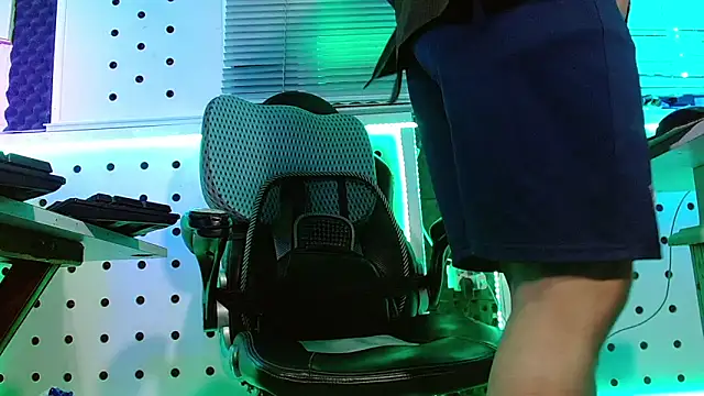 Darko0717 online show from September 17, 2025, 9:44 am