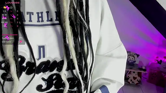 Snapshot of Cata_green chatting on March 19, 2025, 9:27 pm Cata green online show from March 19, 2025, 9:27 pm