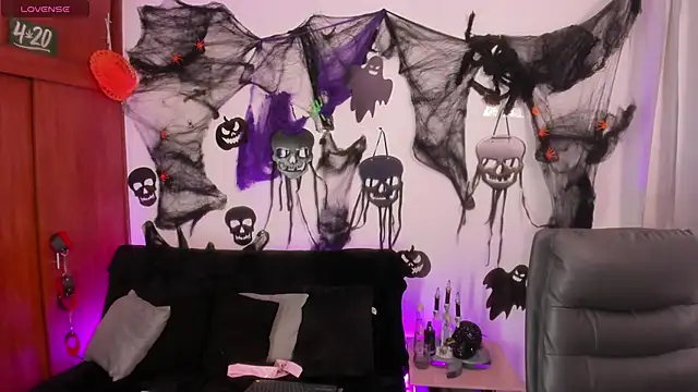 Snapshot of Cata_green chatting on October 14, 2025, 8:09 pm Cata green online show from October 14, 2025, 8:09 pm