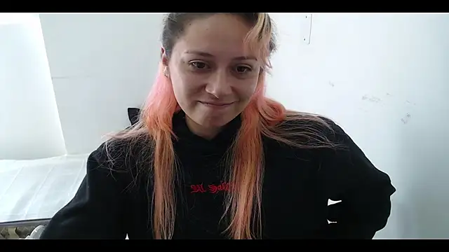 Snapshot of MommyMiaWs chatting on December 10, 2024, 7:54 pm MommyMiaWs online show from December 10, 2024, 7:54 pm