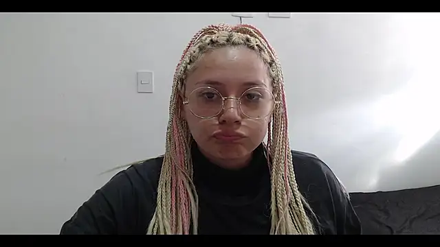 Snapshot of MommyMiaWs chatting on January 6, 2025, 9:00 pm MommyMiaWs online show from January 6, 2025, 9:00 pm