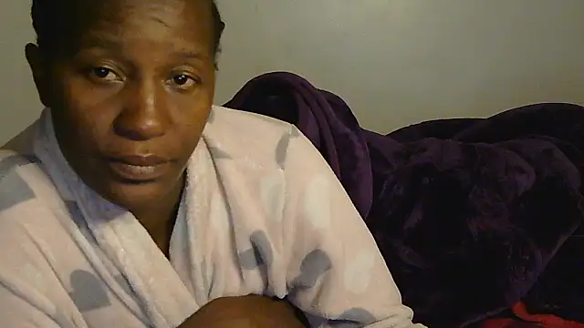 sluttylaura21 online show from October 1, 2025, 5:30 pm