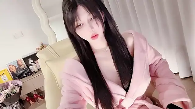 Serena-AU online show from December 15, 2025, 3:05 pm