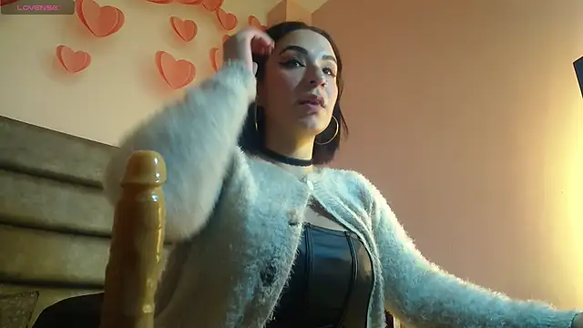 samanthaanderson  online show from January 8, 2025, 9:23 pm