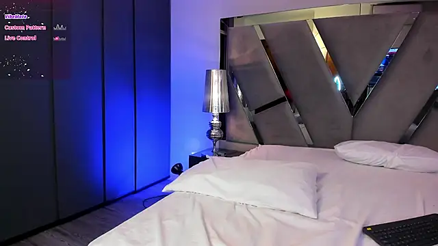 Snapshot of emilybae_ chatting on March 17, 2025, 11:54 pm emilybae online show from March 17, 2025, 11:54 pm