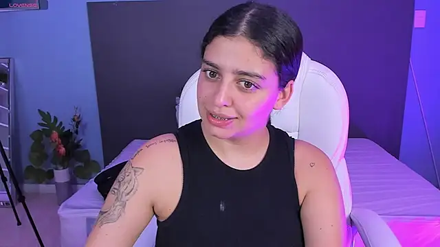 Snapshot of kylie_reyes chatting on December 20, 2024, 8:34 pm kylie reyes online show from December 20, 2024, 8:34 pm