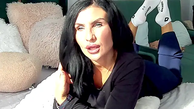 XeniaBlu online show from November 3, 2025, 10:38 am