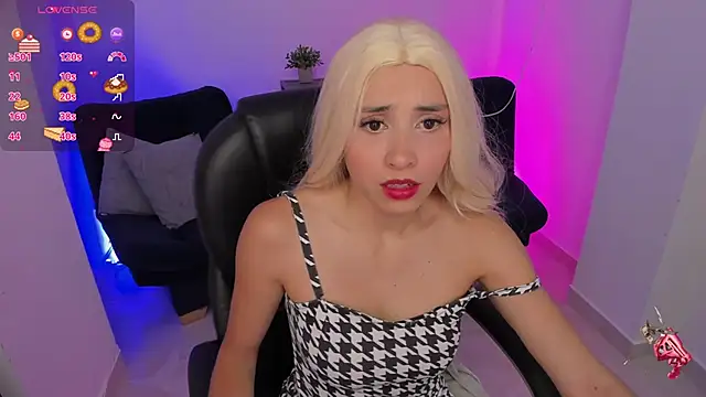 emilly smith 1 online show from April 4, 2026, 6:33 am