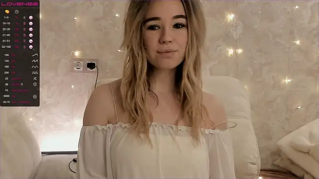 Snapshot of EvaSileZ chatting on October 22, 2025, 5:08 am EvaSileZ online show from October 22, 2025, 5:08 am