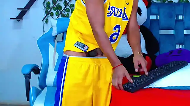 Hakim prettynigg online show from October 25, 2025, 2:02 pm