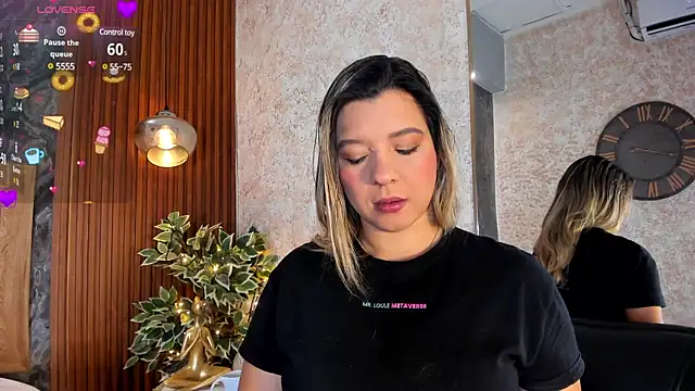 Snapshot of Gaia_Stone chatting on January 19, 2025, 12:39 pm Gaia Stone online show from January 19, 2025, 12:39 pm