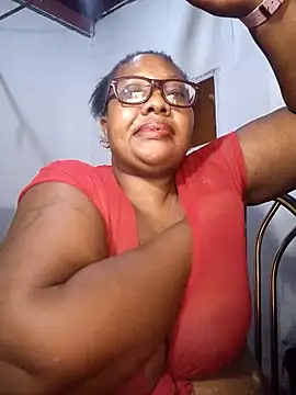 Snapshot of YELLOW_BONE chatting on January 31, 2026, 9:02 pm YELLOW BONE online show from January 31, 2026, 9:02 pm