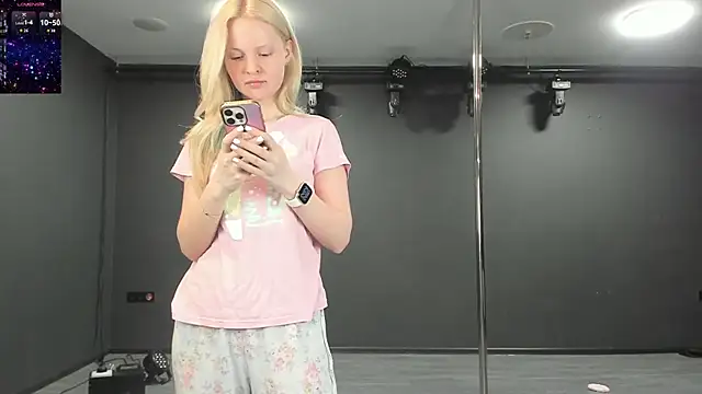 Masha 2002 online show from May 20, 2026, 7:53 pm