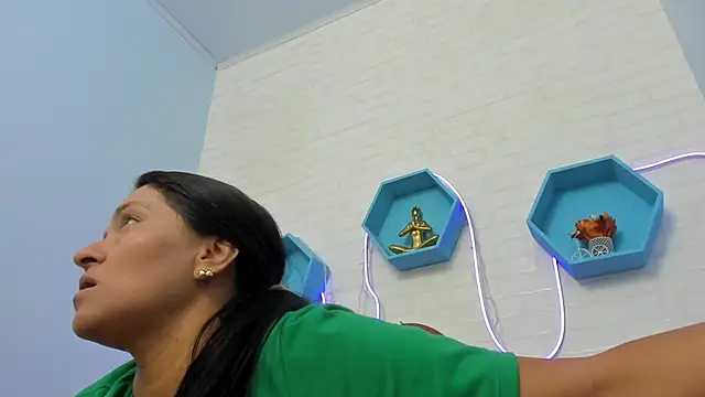 veronica salas online show from December 29, 2024, 11:08 pm