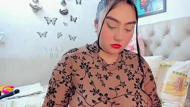 Snapshot of NayaWayne chatting on July 9, 2026, 5:28 pm NayaWayne online show from July 9, 2026, 5:28 pm
