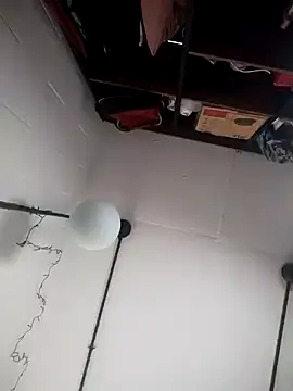 alicce moon  online show from April 3, 2026, 9:13 pm