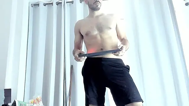 JohanyLatino online show from February 12, 2025, 3:27 pm