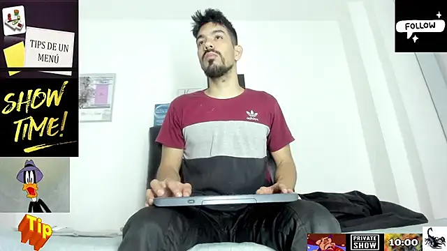 JohanyLatino online show from March 9, 2025, 11:36 am