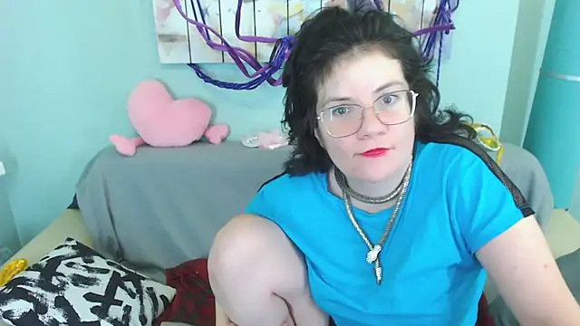 EverlyRays online show from December 5, 2024, 3:59 am