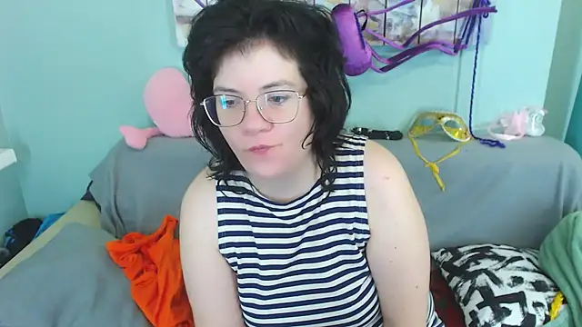 EverlyRays online show from December 11, 2024, 3:56 am