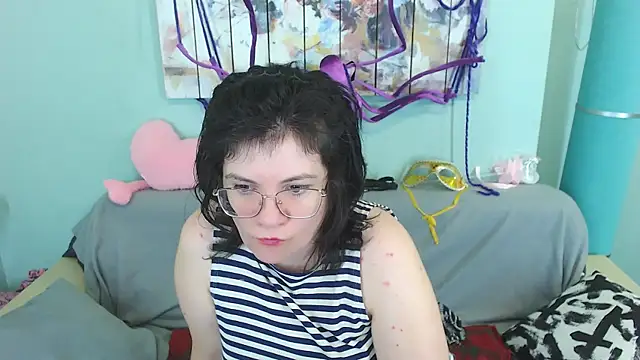 EverlyRays online show from December 15, 2024, 6:18 am