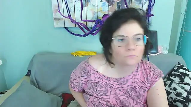 EverlyRays online show from December 24, 2024, 9:44 pm