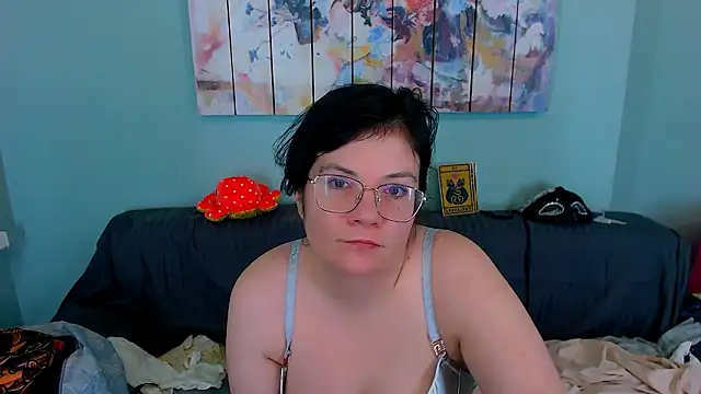 EverlyRays online show from March 10, 2026, 7:41 pm