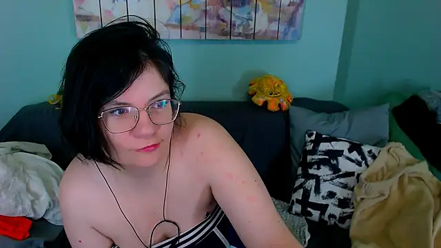 EverlyRays online show from April 9, 2026, 12:43 am