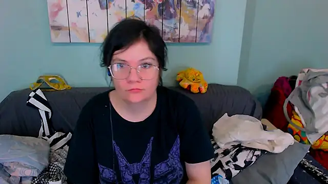 EverlyRays online show from April 11, 2026, 11:53 pm