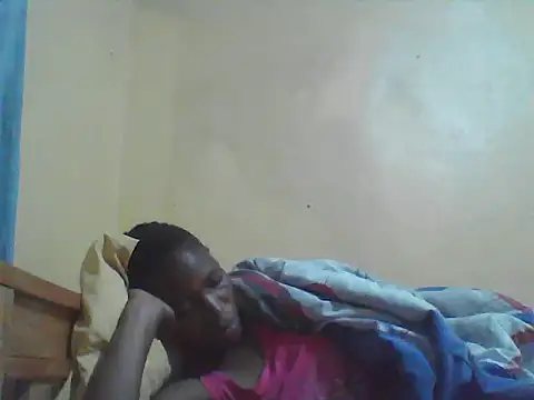 Smillie prety online show from May 17, 2026, 4:32 am