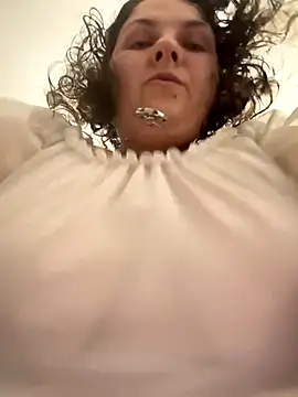 Taisia W online show from October 3, 2025, 5:54 pm