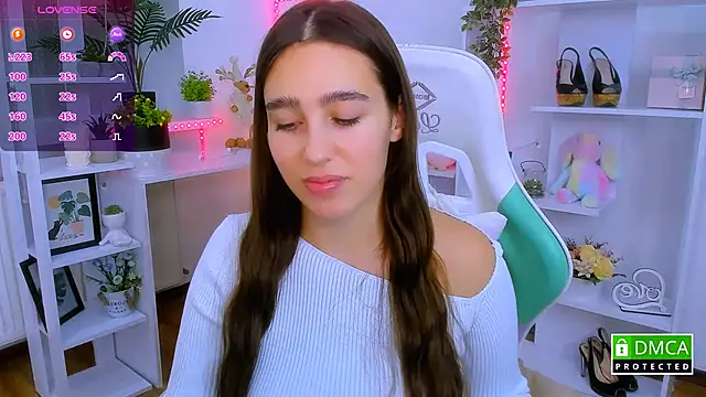  Eliizabeth  online show from December 17, 2025, 9:32 pm