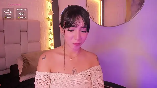 Snapshot of emma_woods_ chatting on December 10, 2024, 6:28 pm emma woods online show from December 10, 2024, 6:28 pm