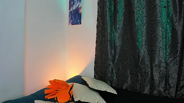 Snapshot of emma_woods_ chatting on September 9, 2025, 2:44 am emma woods online show from September 9, 2025, 2:44 am