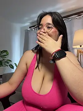 Snapshot of tati_reyess chatting on July 6, 2026, 3:03 pm tati reyess online show from July 6, 2026, 3:03 pm