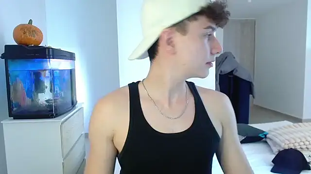 Snapshot of adrian_morelly chatting on October 28, 2025, 8:11 pm adrian morelly online show from October 28, 2025, 8:11 pm